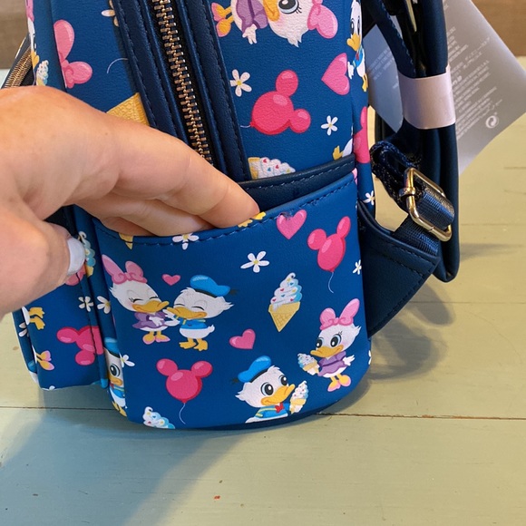 Donald and Daisy Loungefly - Picture 5 of 9